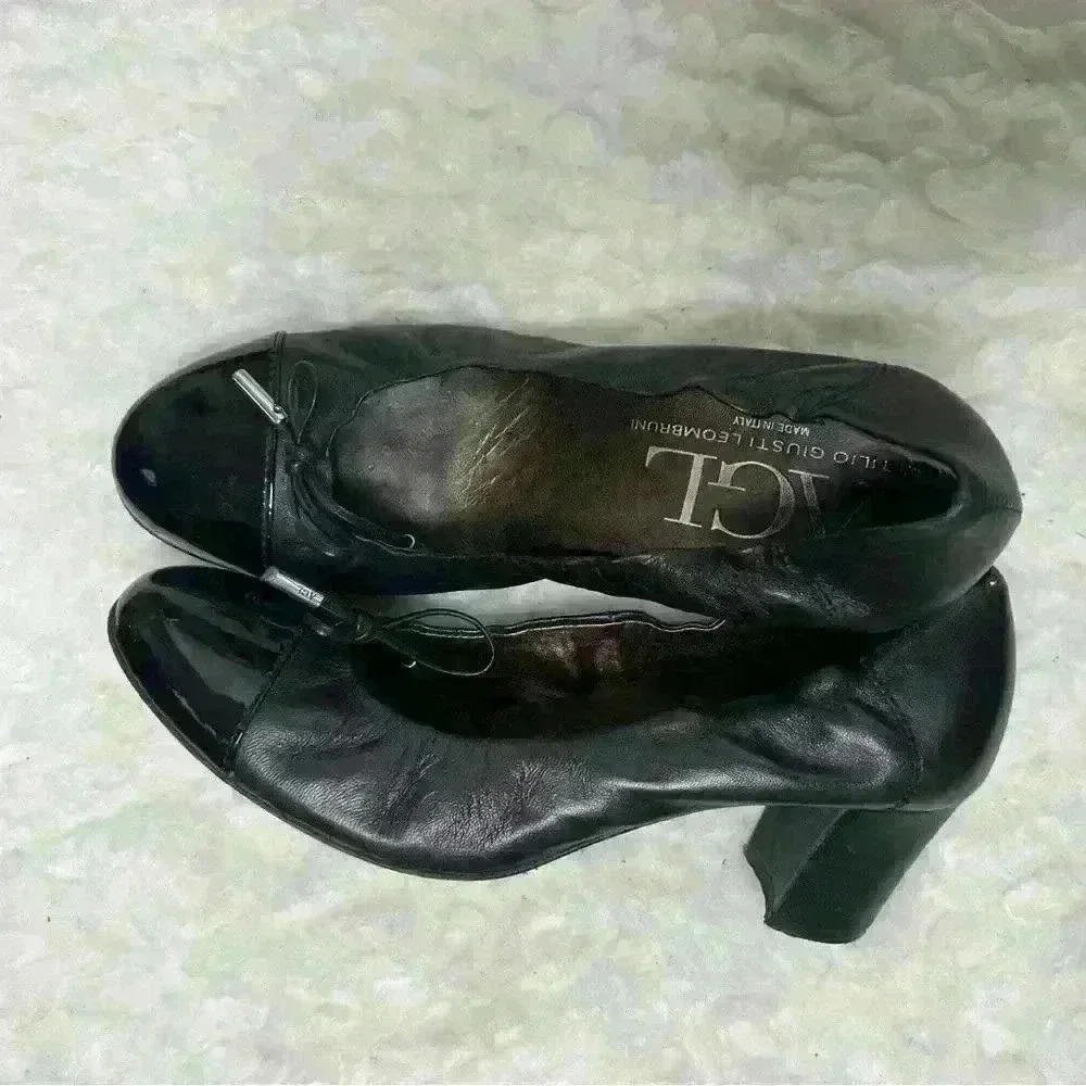 AGL Black Leather Bow Cap Toe Block Heel Pumps Shoes.
